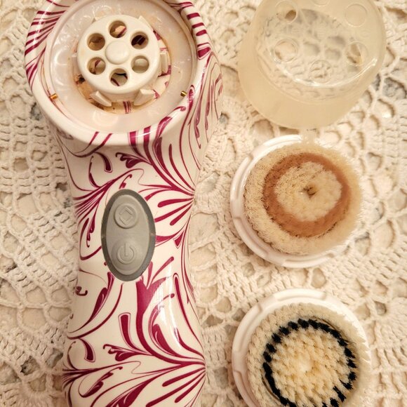 CLARISONIC MIA 2 FACIAL CLEANSING SYSTEM CHARGER RADIANCE SENSITIVE BRUSH HEADS - Picture 6 of 14